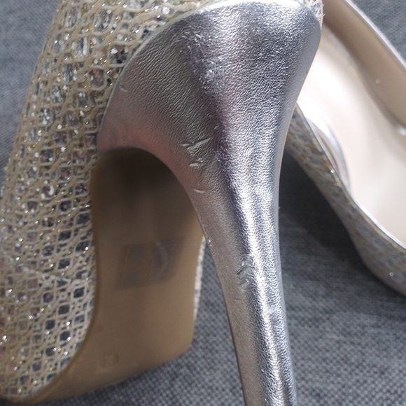 COACH AND FOUR HEELS - Picture 6 of 8